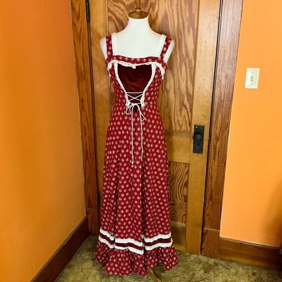 Vintage 70s floral maxi dress - Picture 9 of 15